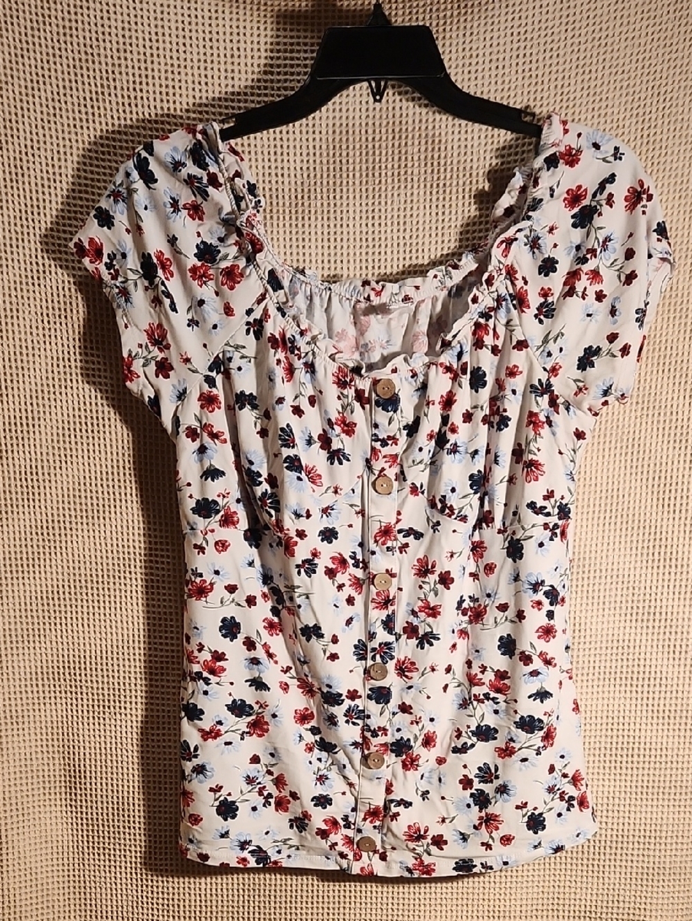 No Boundaries White Floral Button-Front Blouse with Red & Navy Flowers